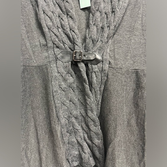 Women’s Dressfo gray knit cardigan sweater with belt closure. Size 8 - Picture 2 of 10